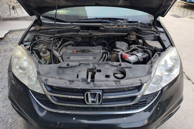 Used Honda CR-V 2010 2.4L automatic four-wheel drive luxury version Engine Bay