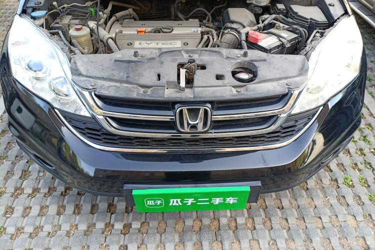 Used Honda CR-V 2010 2.4L automatic four-wheel drive luxury version Engine Bay