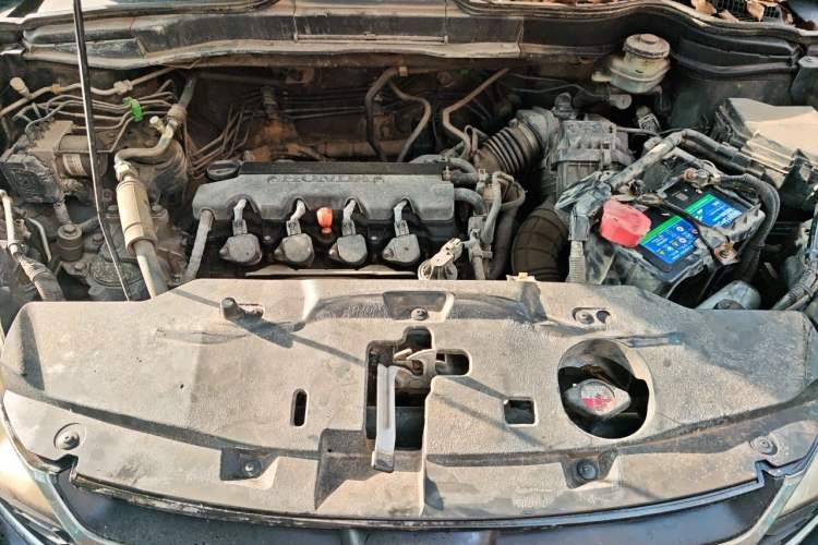 Used Honda CR-V 2010 2.0L automatic two-wheel drive urban version Engine Bay