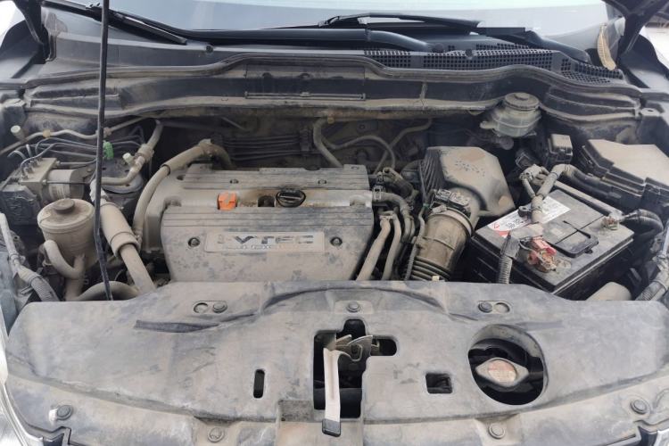 Used Honda CR-V 2010 2.4L automatic four-wheel drive luxury version Engine Bay