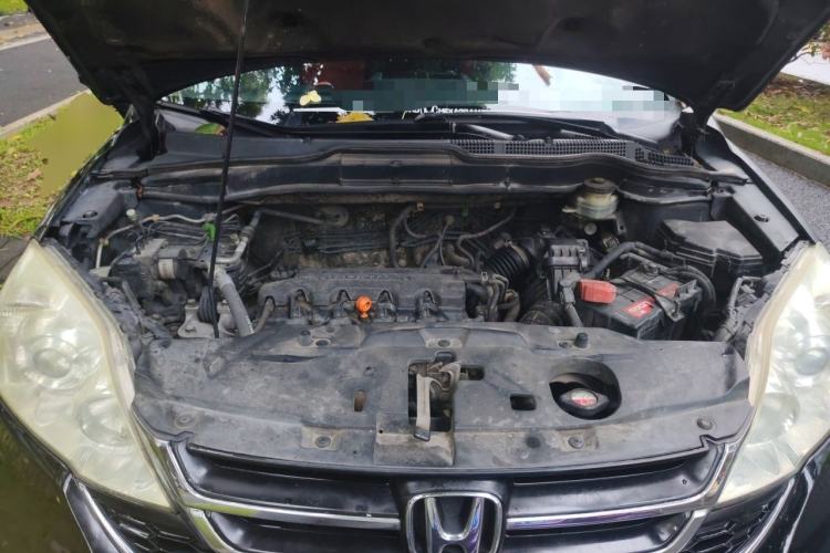 Used Honda CR-V 2010 2.0L automatic two-wheel drive urban version Engine Bay