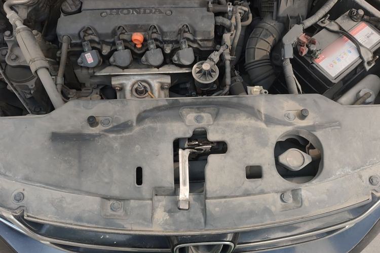 Used Honda CR-V 2010 2.0L Automatic Four-Wheel Drive Classic Edition Engine Bay