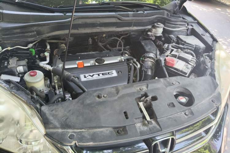 Used Honda CR-V 2010 2.4L automatic four-wheel drive luxury version Engine Bay
