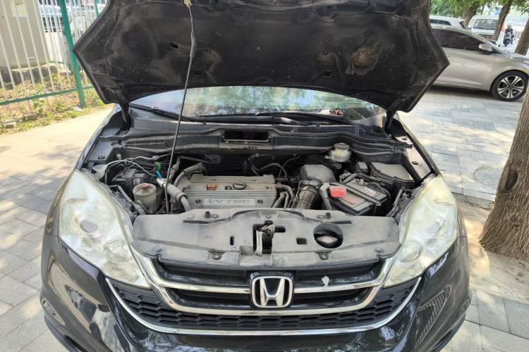 Used Honda CR-V 2010 2.4L automatic four-wheel drive luxury version Engine Bay