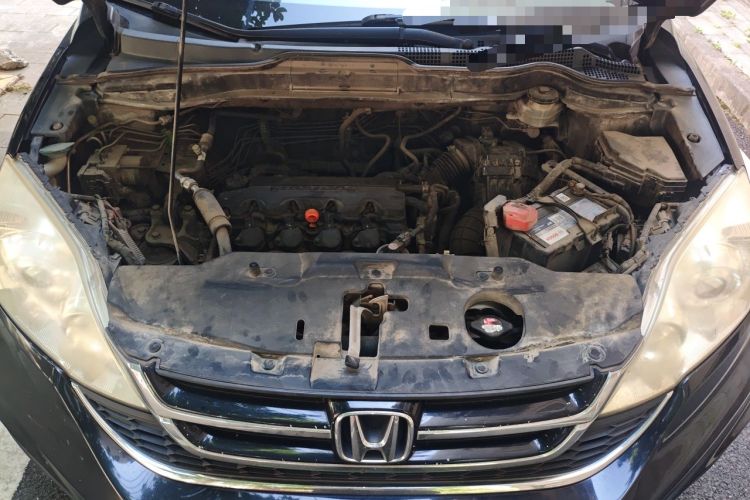 Used Honda CR-V 2010 2.0L automatic two-wheel drive urban version Engine Bay