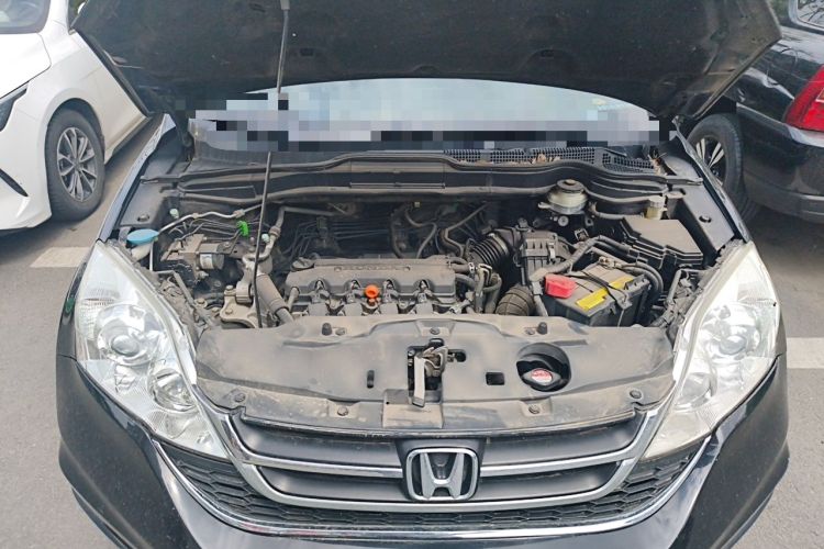 Used Honda CR-V 2010 2.0L manual two-wheel drive urban version Engine Bay