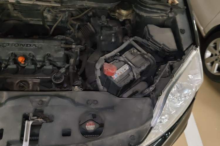 Used Honda CR-V 2010 2.0L automatic two-wheel drive urban version Engine Bay Left