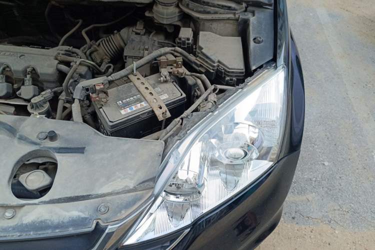 Used Honda CR-V 2010 2.0L Automatic Four-Wheel Drive Classic Edition Engine Bay Left