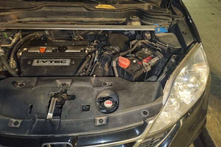 Used Honda CR-V 2010 2.4L automatic four-wheel drive luxury version Engine Bay Left