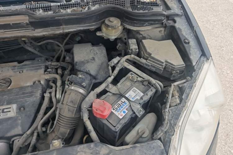 Used Honda CR-V 2010 2.4L automatic four-wheel drive luxury version Engine Bay Left