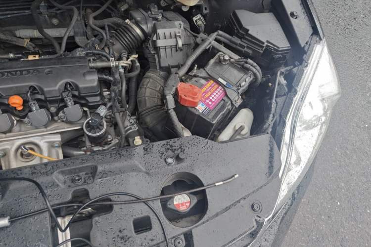Used Honda CR-V 2010 2.0L automatic two-wheel drive urban version Engine Bay Left