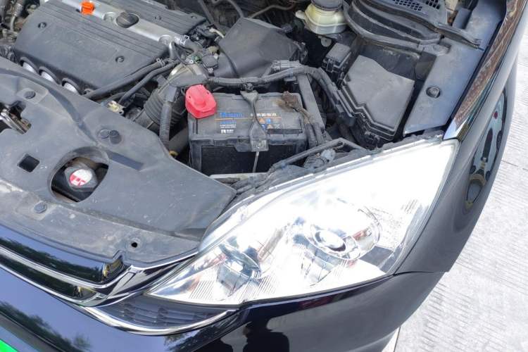 Used Honda CR-V 2010 2.4L automatic four-wheel drive luxury version Engine Bay Left