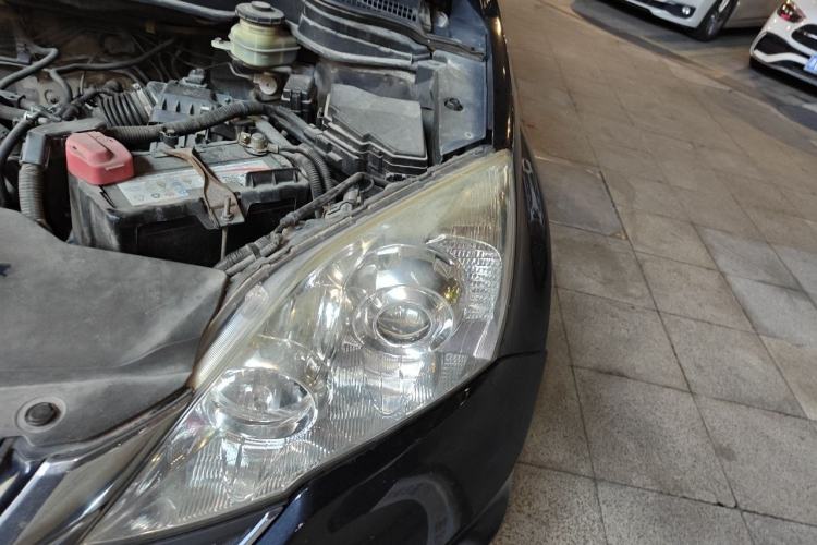 Used Honda CR-V 2010 2.0L automatic two-wheel drive urban version Engine Bay Left