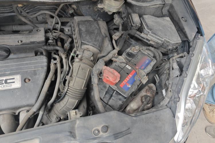 Used Honda CR-V 2010 2.4L automatic four-wheel drive luxury version Engine Bay Left
