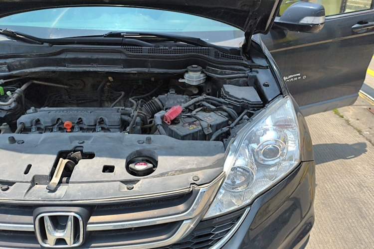 Used Honda CR-V 2010 2.0L automatic two-wheel drive urban version Engine Bay Left