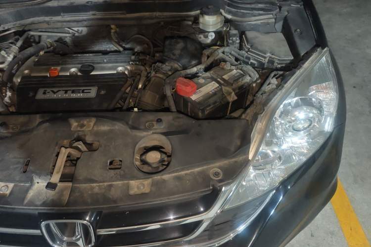 Used Honda CR-V 2010 2.4L automatic four-wheel drive luxury version Engine Bay Left