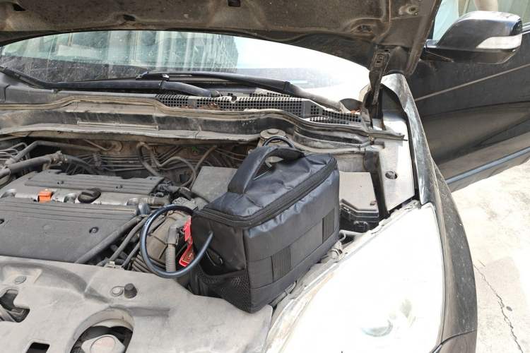 Used Honda CR-V 2010 2.4L automatic four-wheel drive luxury version Engine Bay Left