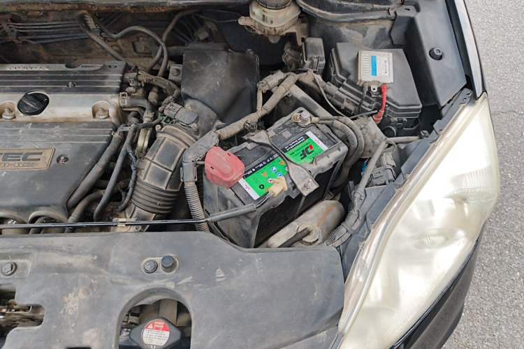 Used Honda CR-V 2010 2.4L automatic four-wheel drive luxury version Engine Bay Left