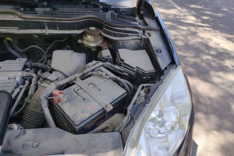 Used Honda CR-V 2010 2.4L automatic four-wheel drive luxury version Engine Bay Left