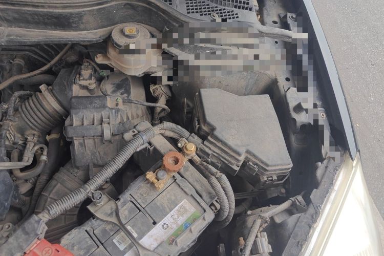 Used Honda CR-V 2010 2.0L automatic two-wheel drive urban version Engine Bay Left