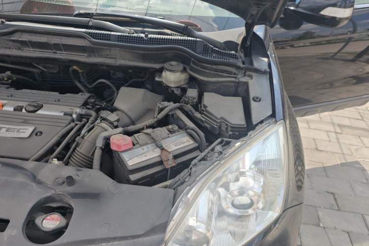 Used Honda CR-V 2010 2.4L automatic four-wheel drive luxury version Engine Bay Left