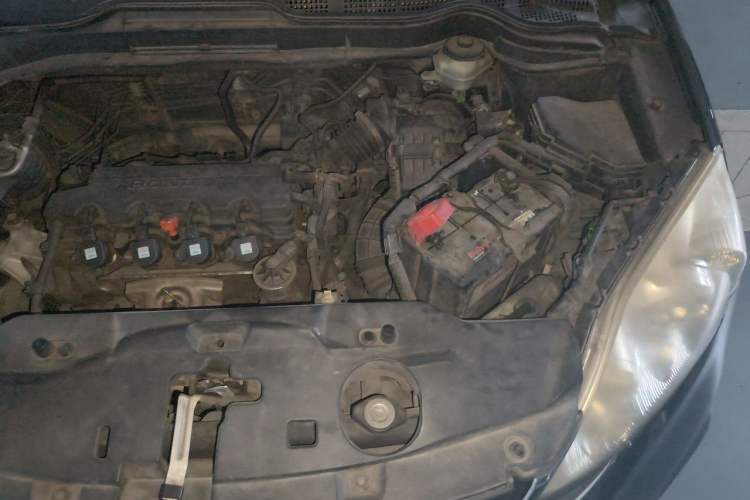 Used Honda CR-V 2010 2.0L automatic two-wheel drive urban version Engine Bay Left