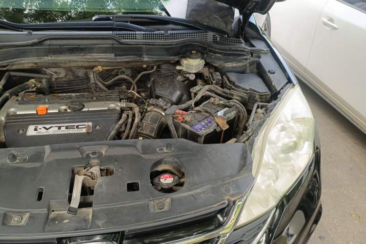 Used Honda CR-V 2010 2.4L automatic four-wheel drive luxury version Engine Bay Left