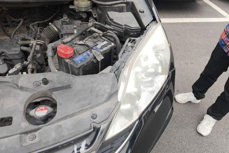 Used Honda CR-V 2010 2.0L automatic two-wheel drive urban version Engine Bay Left