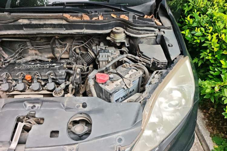 Used Honda CR-V 2010 2.0L automatic two-wheel drive urban version Engine Bay Left