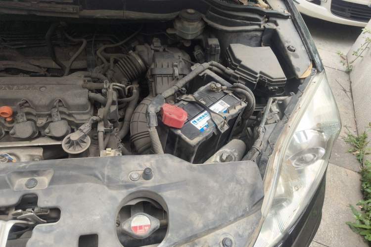 Used Honda CR-V 2010 2.0L Automatic Four-Wheel Drive Classic Edition Engine Bay Left