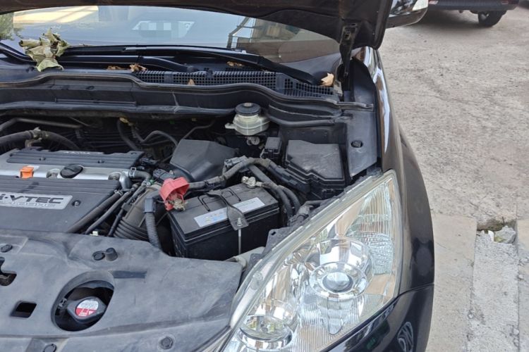 Used Honda CR-V 2010 2.4L automatic four-wheel drive luxury version Engine Bay Left