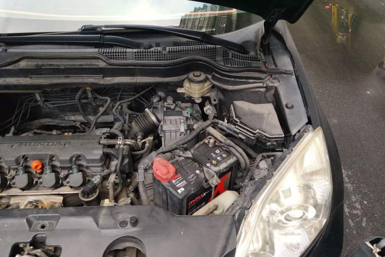 Used Honda CR-V 2010 2.0L automatic two-wheel drive urban version Engine Bay Left