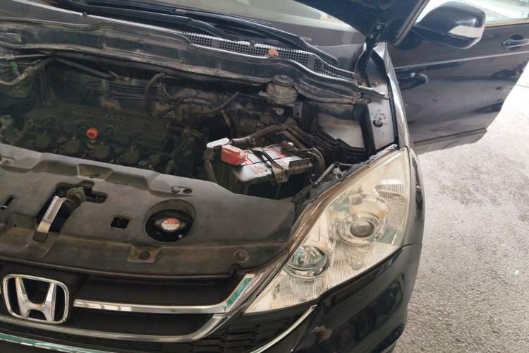 Used Honda CR-V 2010 2.0L automatic two-wheel drive urban version Engine Bay Left