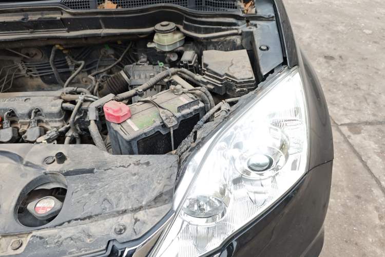 Used Honda CR-V 2010 2.0L Automatic Four-Wheel Drive Classic Edition Engine Bay Left