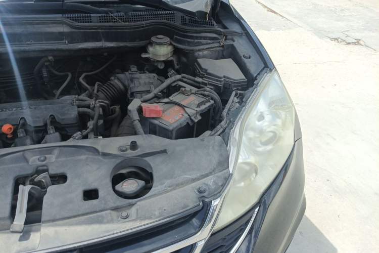 Used Honda CR-V 2010 2.0L automatic two-wheel drive urban version Engine Bay Left