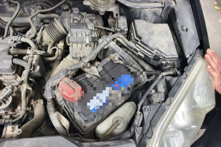 Used Honda CR-V 2010 2.0L Automatic Four-Wheel Drive Classic Edition Engine Bay Left