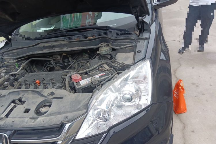 Used Honda CR-V 2010 2.0L automatic two-wheel drive urban version Engine Bay Left