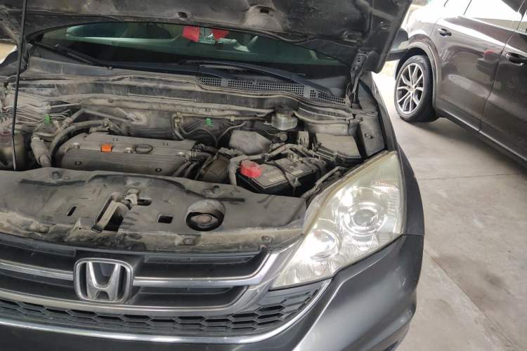 Used Honda CR-V 2010 2.4L automatic four-wheel drive luxury version Engine Bay Left