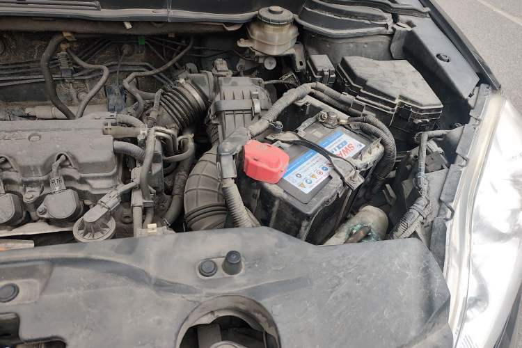 Used Honda CR-V 2010 2.0L Automatic Four-Wheel Drive Classic Edition Engine Bay Left