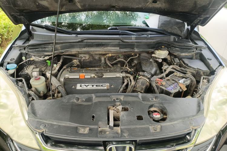 Used Honda CR-V 2010 2.4L automatic four-wheel drive luxury version Engine Bay