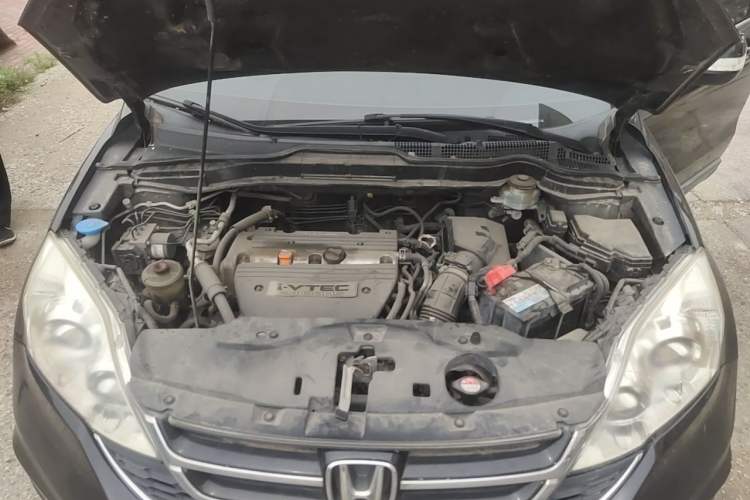 Used Honda CR-V 2010 2.4L automatic four-wheel drive luxury version Engine Bay