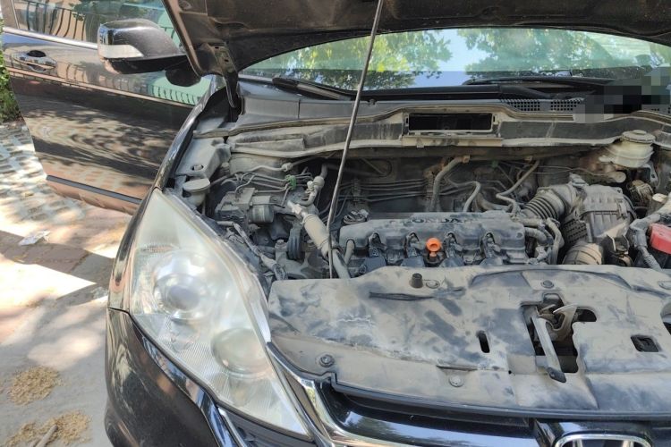 Used Honda CR-V 2010 2.0L Automatic Four-Wheel Drive Classic Edition Engine Bay Right