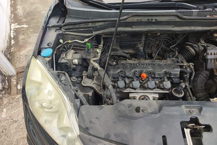 Used Honda CR-V 2010 2.0L automatic two-wheel drive urban version Engine Bay Right