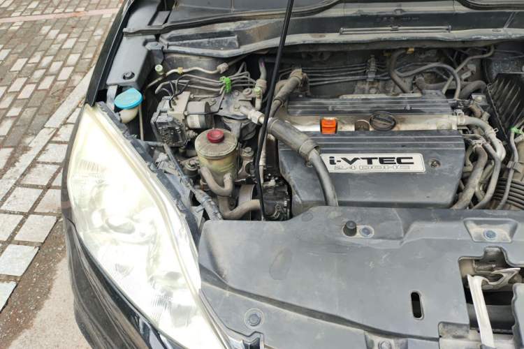 Used Honda CR-V 2010 2.4L automatic four-wheel drive luxury version Engine Bay Right