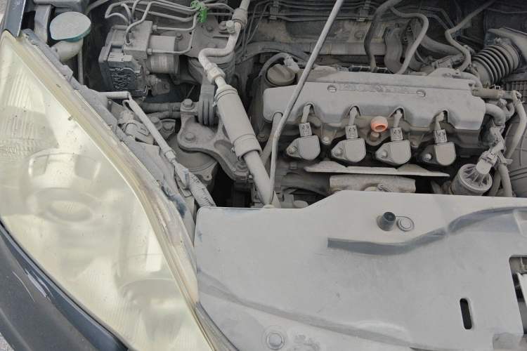 Used Honda CR-V 2010 2.0L automatic two-wheel drive urban version Engine Bay Right