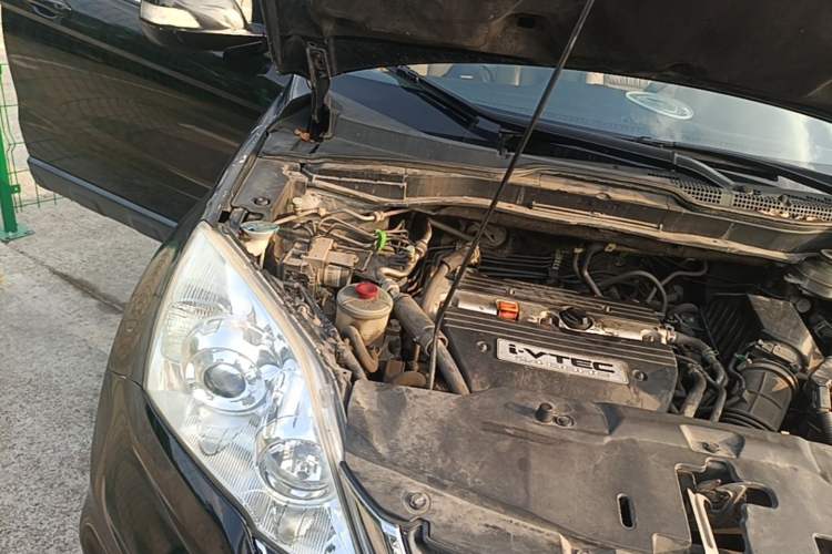 Used Honda CR-V 2010 2.4L automatic four-wheel drive luxury version Engine Bay Right