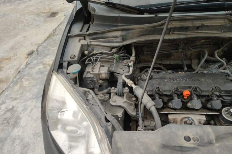 Used Honda CR-V 2010 2.0L automatic two-wheel drive urban version Engine Bay Right
