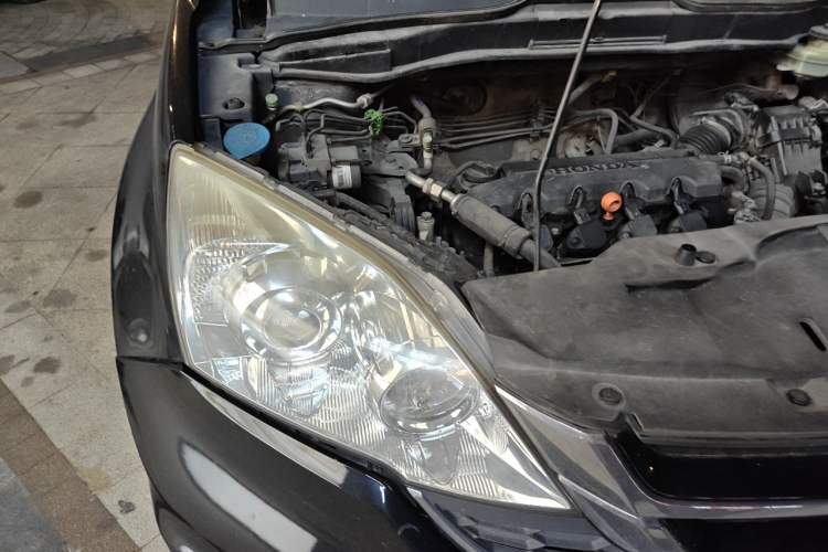 Used Honda CR-V 2010 2.0L automatic two-wheel drive urban version Engine Bay Right