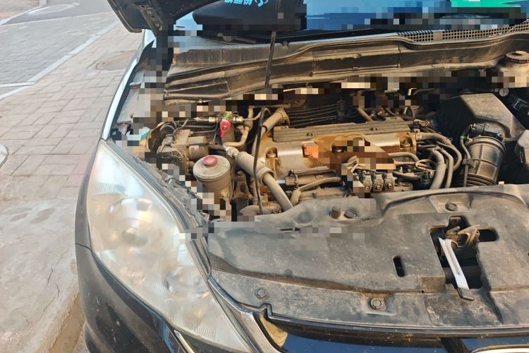 Used Honda CR-V 2010 2.4L automatic four-wheel drive luxury version Engine Bay Right