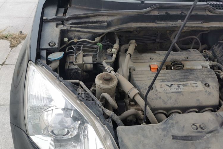 Used Honda CR-V 2010 2.4L automatic four-wheel drive luxury version Engine Bay Right